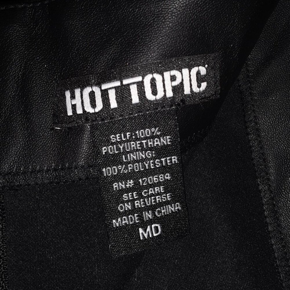 Hot Topic - Picture 6 of 6